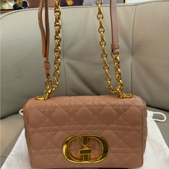 Medium Dior Caro Bag powder pink. - Picture 3 of 14